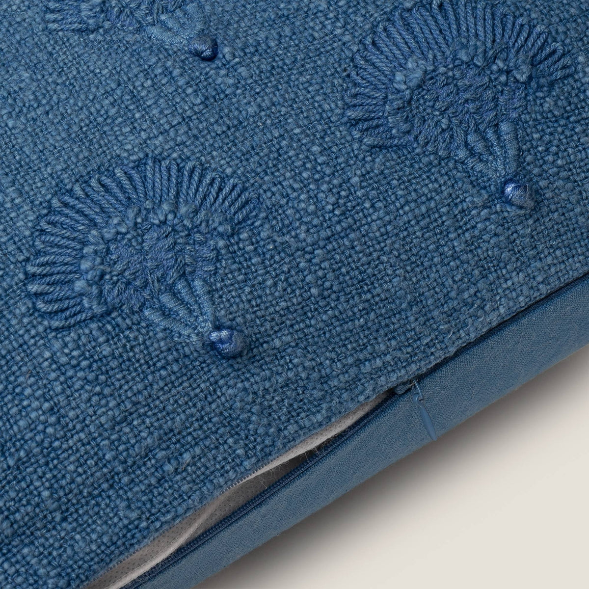 ANGLES-COJIN-A AZUL-4
