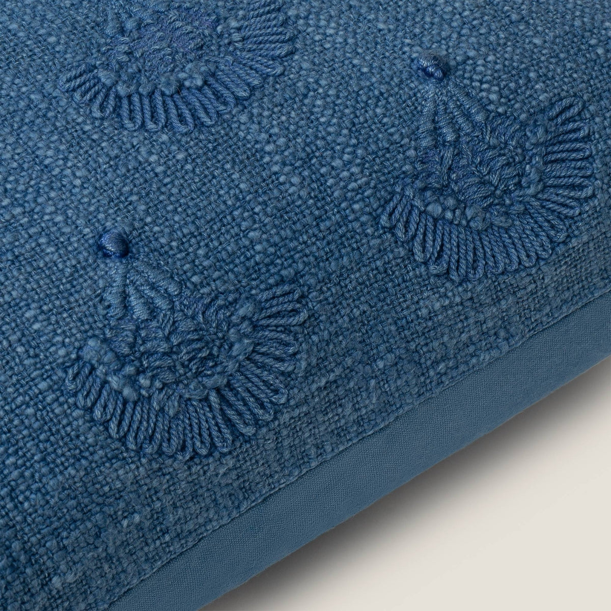 ANGLES-COJIN-A AZUL-2